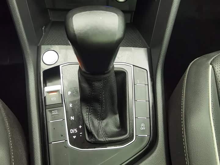 Фото 13 - Volkswagen Tiguan L Pro