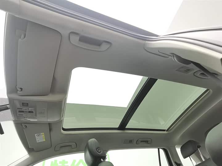 Фото 14 - Volkswagen Tiguan L Pro