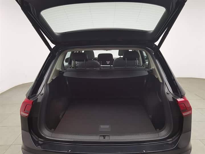 Фото 16 - Volkswagen Tiguan L Pro