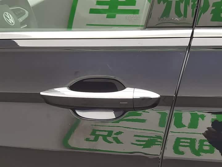 Фото 18 - Volkswagen Tiguan L Pro