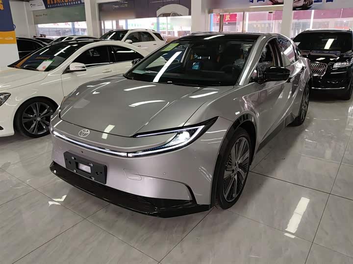 Фото 2 - Toyota bZ5