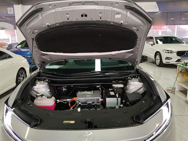 Фото 20 - Toyota bZ5