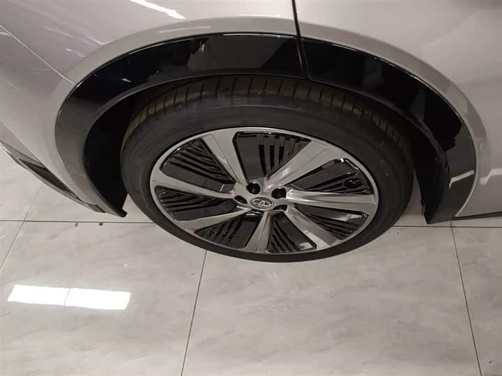 Фото 26 - Toyota bZ5