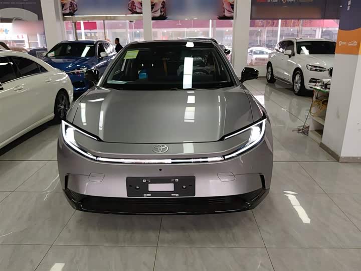 Фото 3 - Toyota bZ5