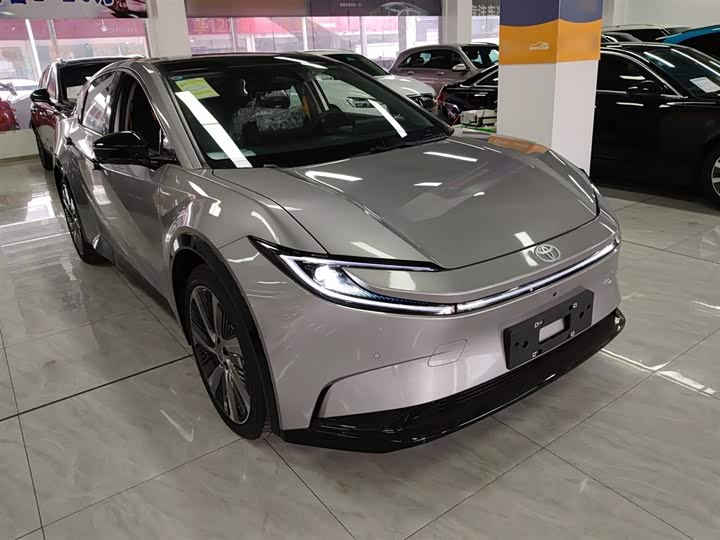 Фото 4 - Toyota bZ5