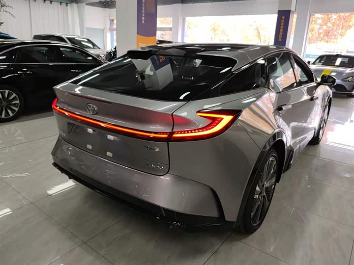 Фото 7 - Toyota bZ5