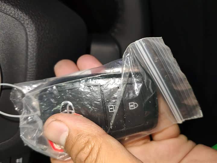 Фото 9 - Toyota bZ5