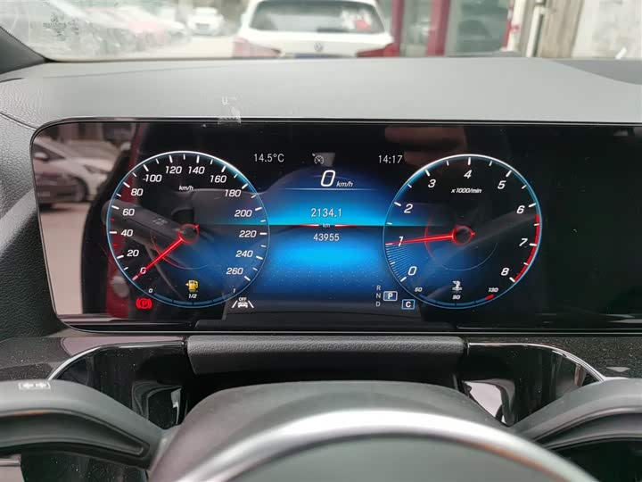 Фото 12 - Mercedes-Benz GLA-Class