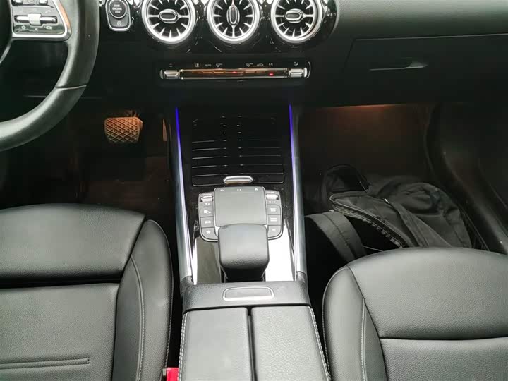 Фото 14 - Mercedes-Benz GLA-Class