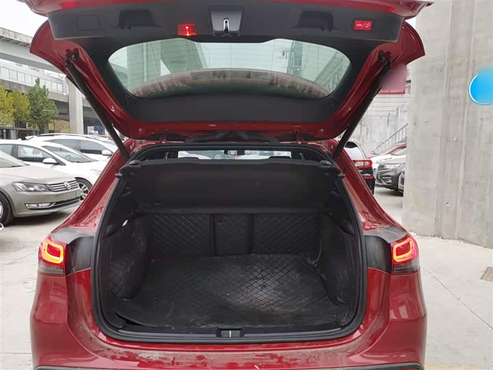 Фото 19 - Mercedes-Benz GLA-Class