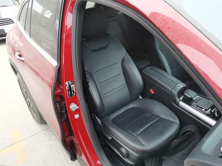 Фото 25 - Mercedes-Benz GLA-Class