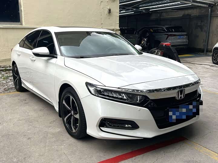 Фото 3 - Honda Accord