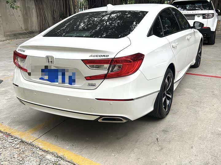 Фото 4 - Honda Accord