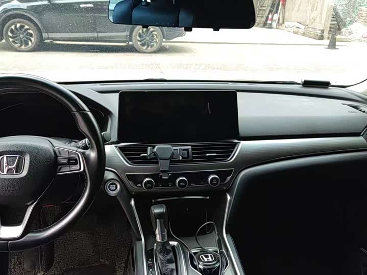 Фото 6 - Honda Accord