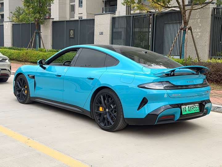 Фото 10 - Xiaomi SU7