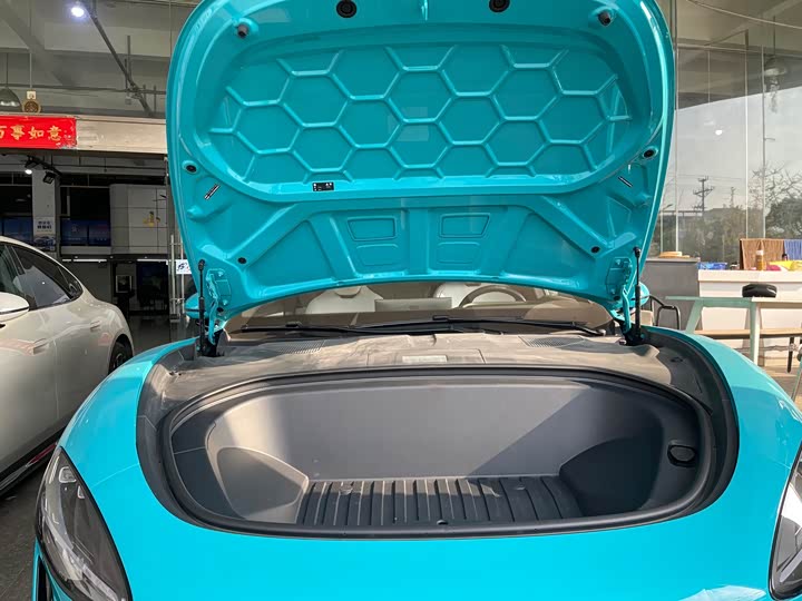 Фото 13 - Xiaomi SU7