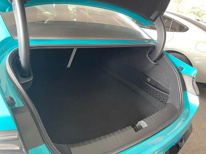 Фото 16 - Xiaomi SU7