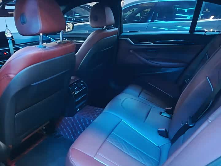 Фото 10 - BMW 5 Series