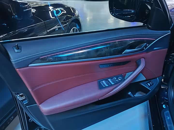 Фото 4 - BMW 5 Series