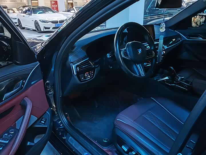 Фото 5 - BMW 5 Series