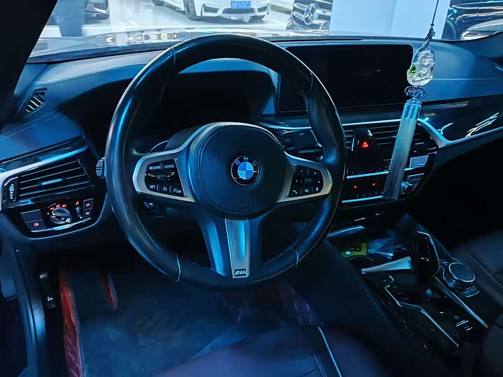 Фото 6 - BMW 5 Series