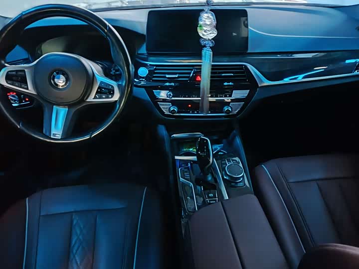 Фото 8 - BMW 5 Series
