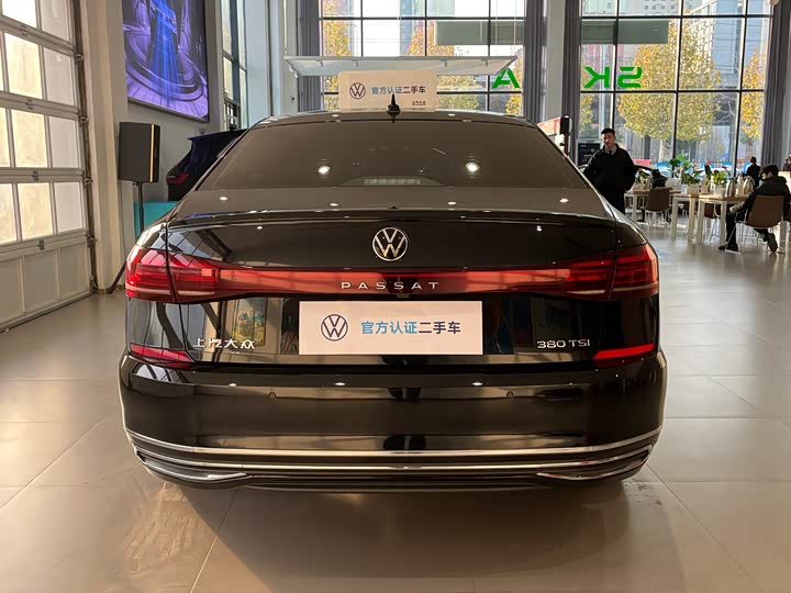 Фото 8 - Volkswagen Passat