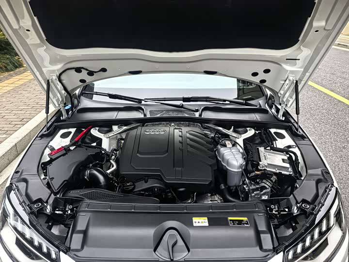 Фото 12 - Audi A4L