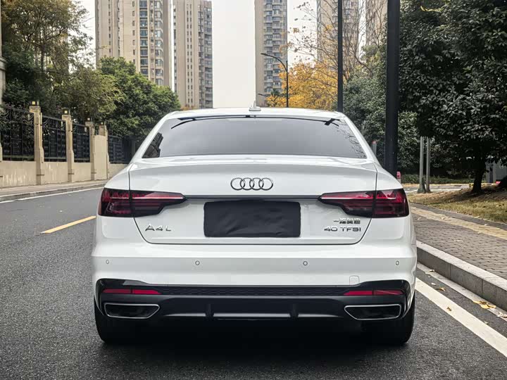 Фото 5 - Audi A4L