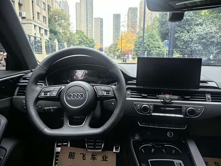 Фото 7 - Audi A4L