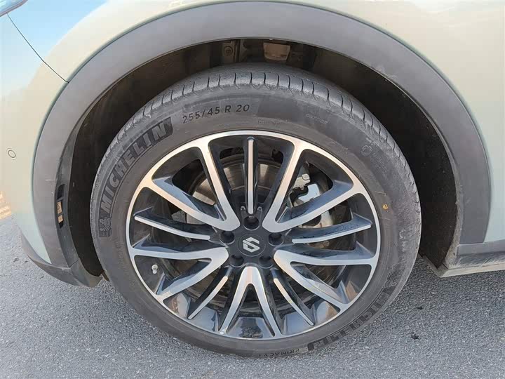 Фото 23 - Leapmotor C11