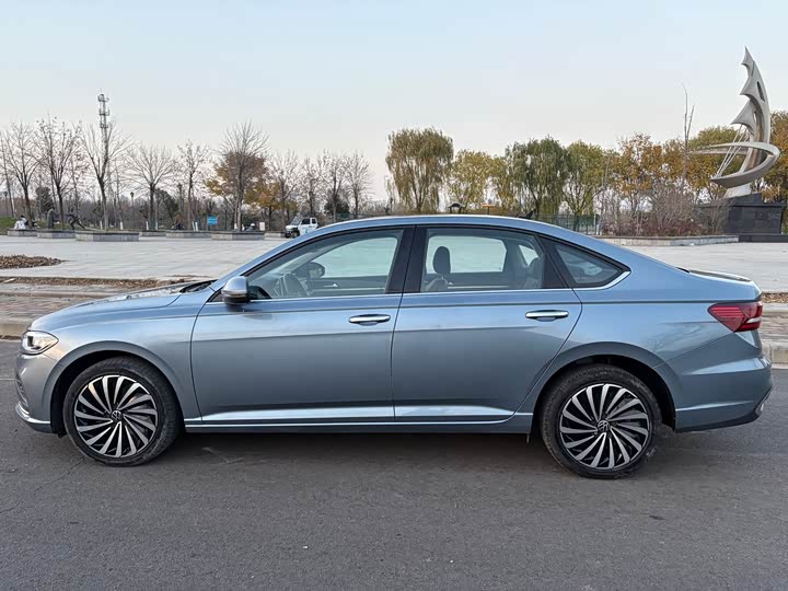 Фото 10 - Volkswagen Lavida