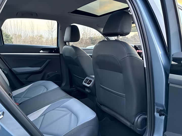 Фото 21 - Volkswagen Lavida