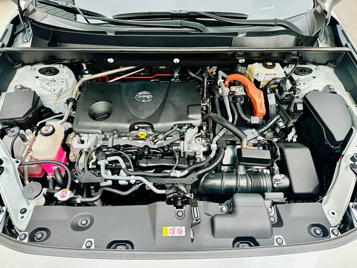 Фото 16 - Toyota RAV4