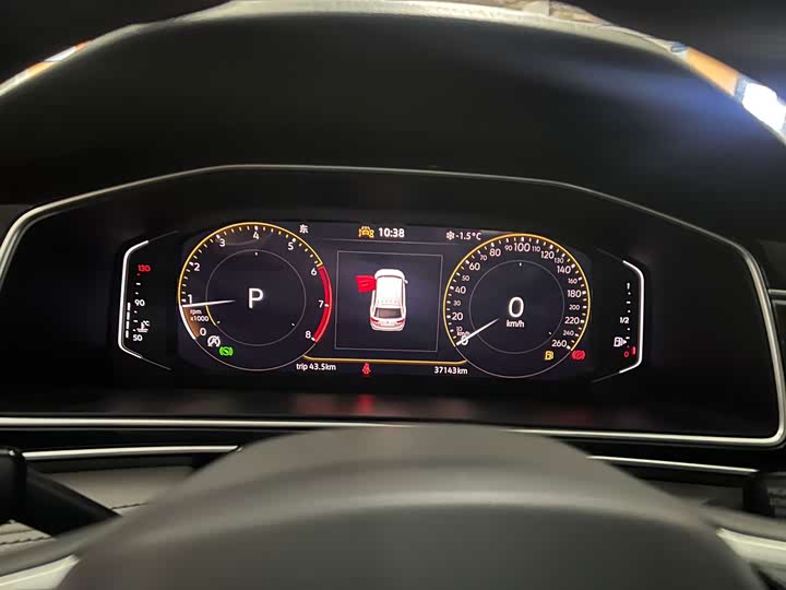 Фото 8 - Volkswagen Tiguan L Pro