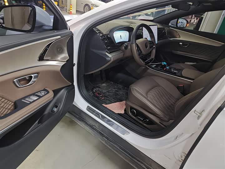 Фото 16 - BYD Han