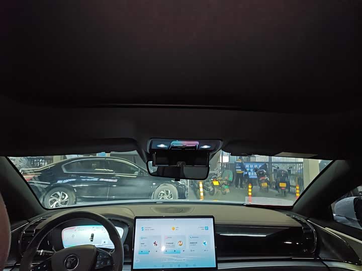 Фото 18 - BYD Han