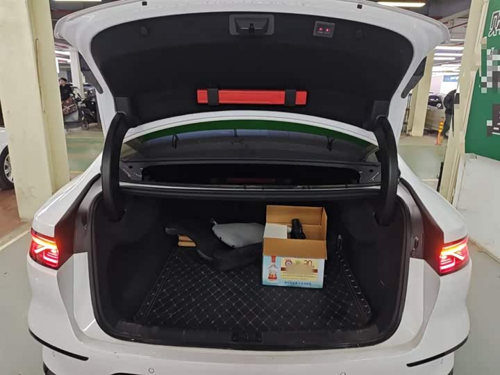 Фото 19 - BYD Han