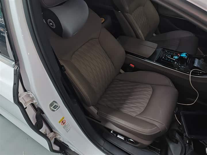 Фото 25 - BYD Han