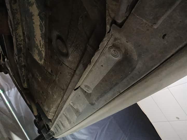 Фото 16 - Toyota Yaris L Hatchback