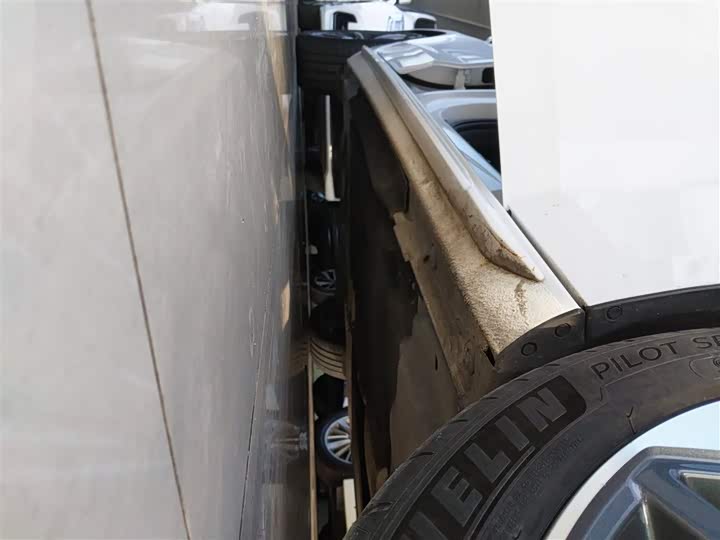 Фото 21 - Audi A4L