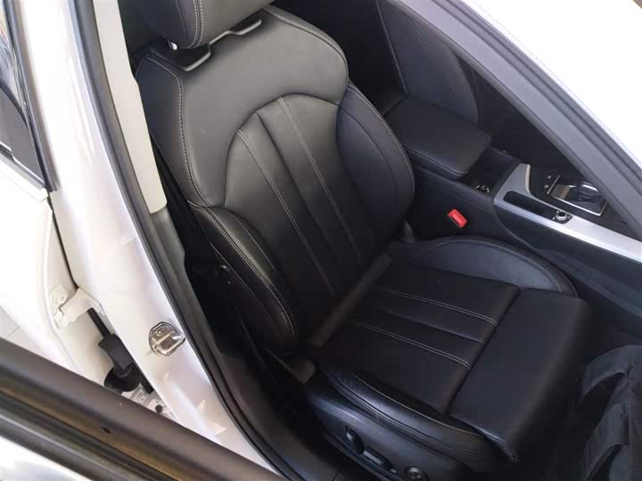 Фото 25 - Audi A4L