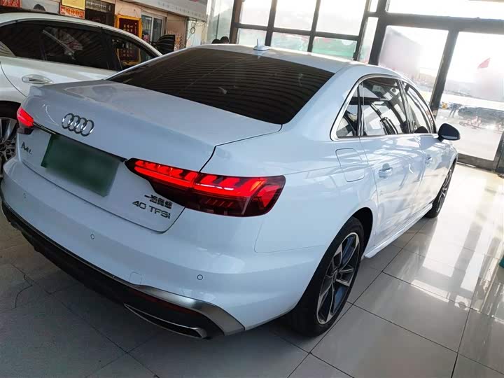 Фото 7 - Audi A4L