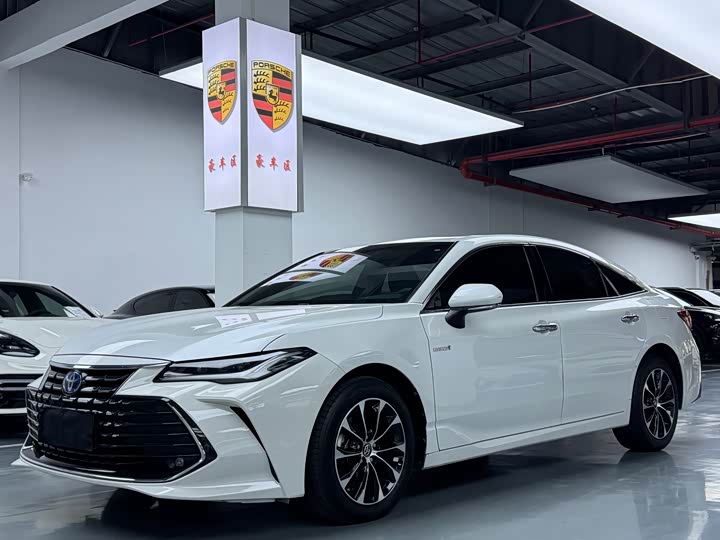 Фото 1 - Toyota Avalon