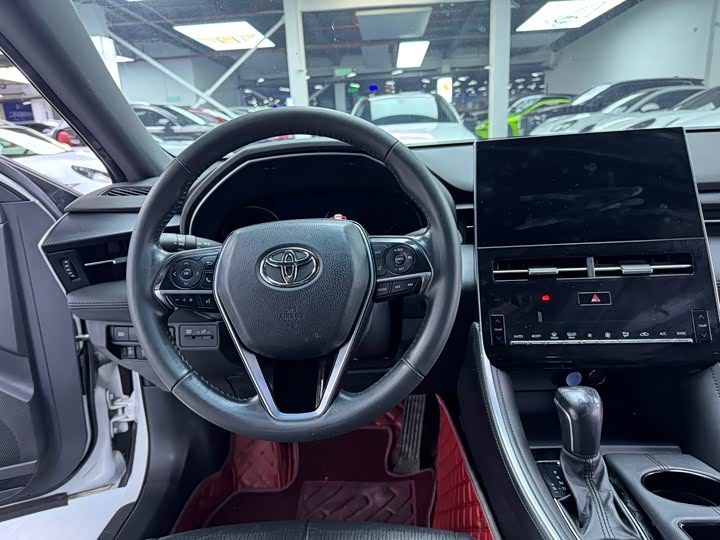 Фото 10 - Toyota Avalon