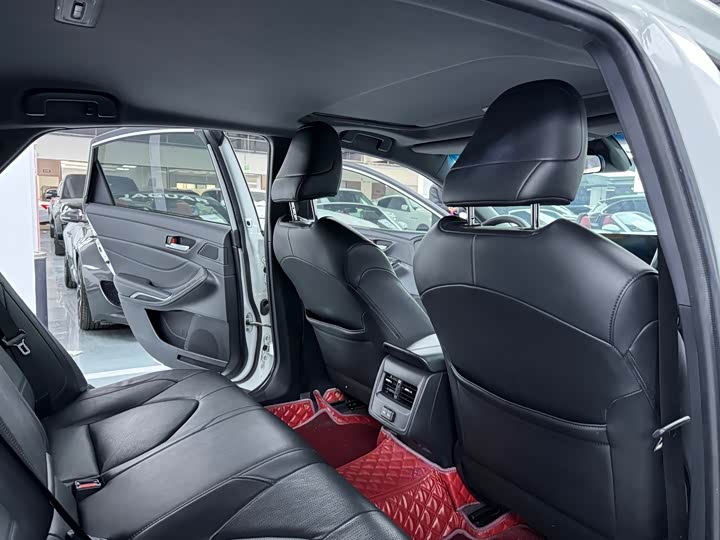 Фото 13 - Toyota Avalon