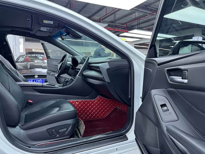 Фото 14 - Toyota Avalon