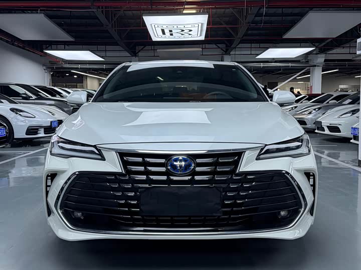 Фото 2 - Toyota Avalon