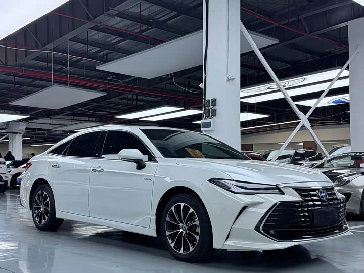 Фото 3 - Toyota Avalon
