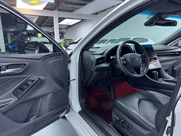 Фото 4 - Toyota Avalon